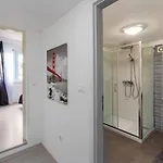Modernes Nur 300 Meter Zum Mit Terrasse, Privatparkplatz, Wifi * Poreč