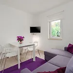 شقة Modernes Nur 300 Meter Zum Mit Terrasse, Privatparkplatz, Wifi
