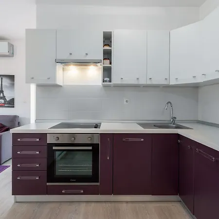 Modernes Nur 300 Meter Zum Mit Terrasse, Privatparkplatz, Wifi Appartement *