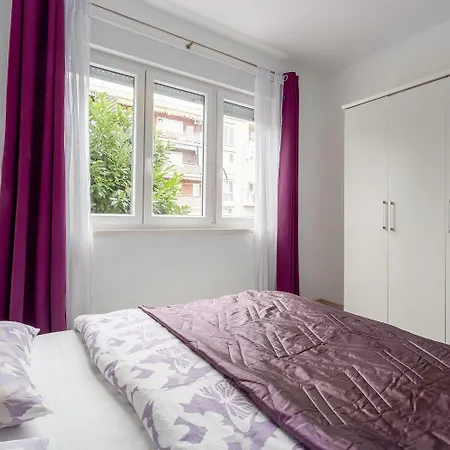 Apartment Modernes Nur 300 Meter Zum Mit Terrasse, Privatparkplatz, Wifi Poreč