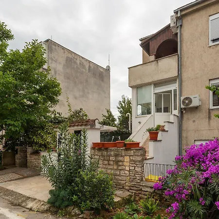 Modernes Nur 300 Meter Zum Mit Terrasse, Privatparkplatz, Wifi شقة