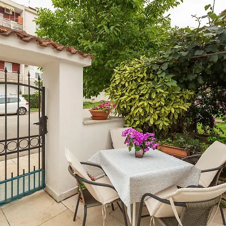 Appartement Modernes Nur 300 Meter Zum Mit Terrasse, Privatparkplatz, Wifi